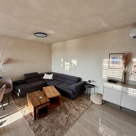 Sora Apartment Vir